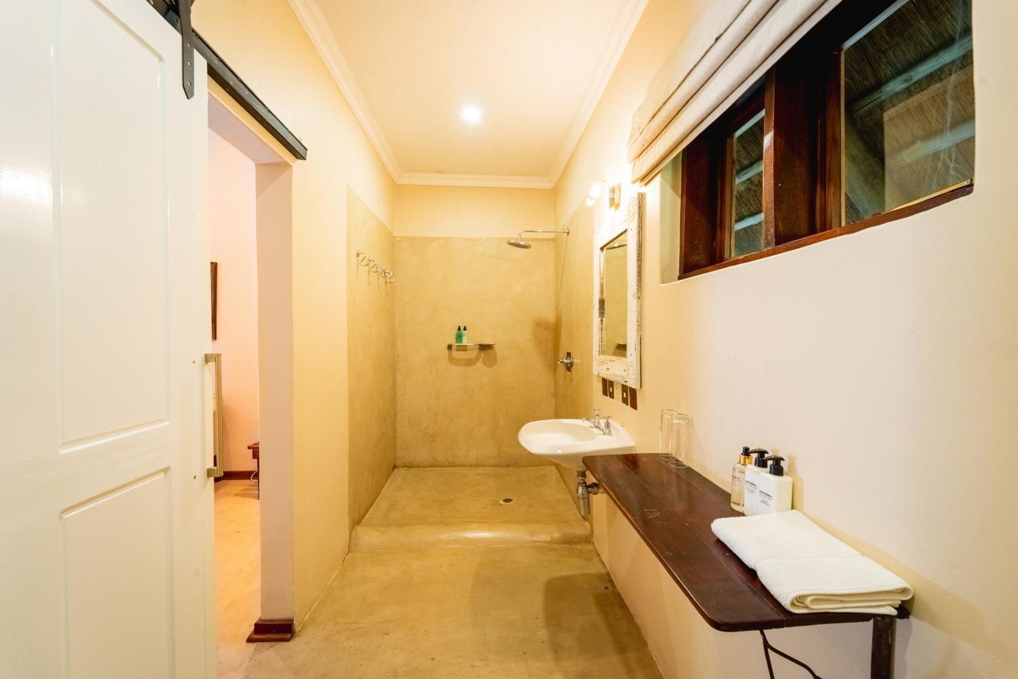 Bayete Guest Lodge Виктория Фолс Екстериор снимка