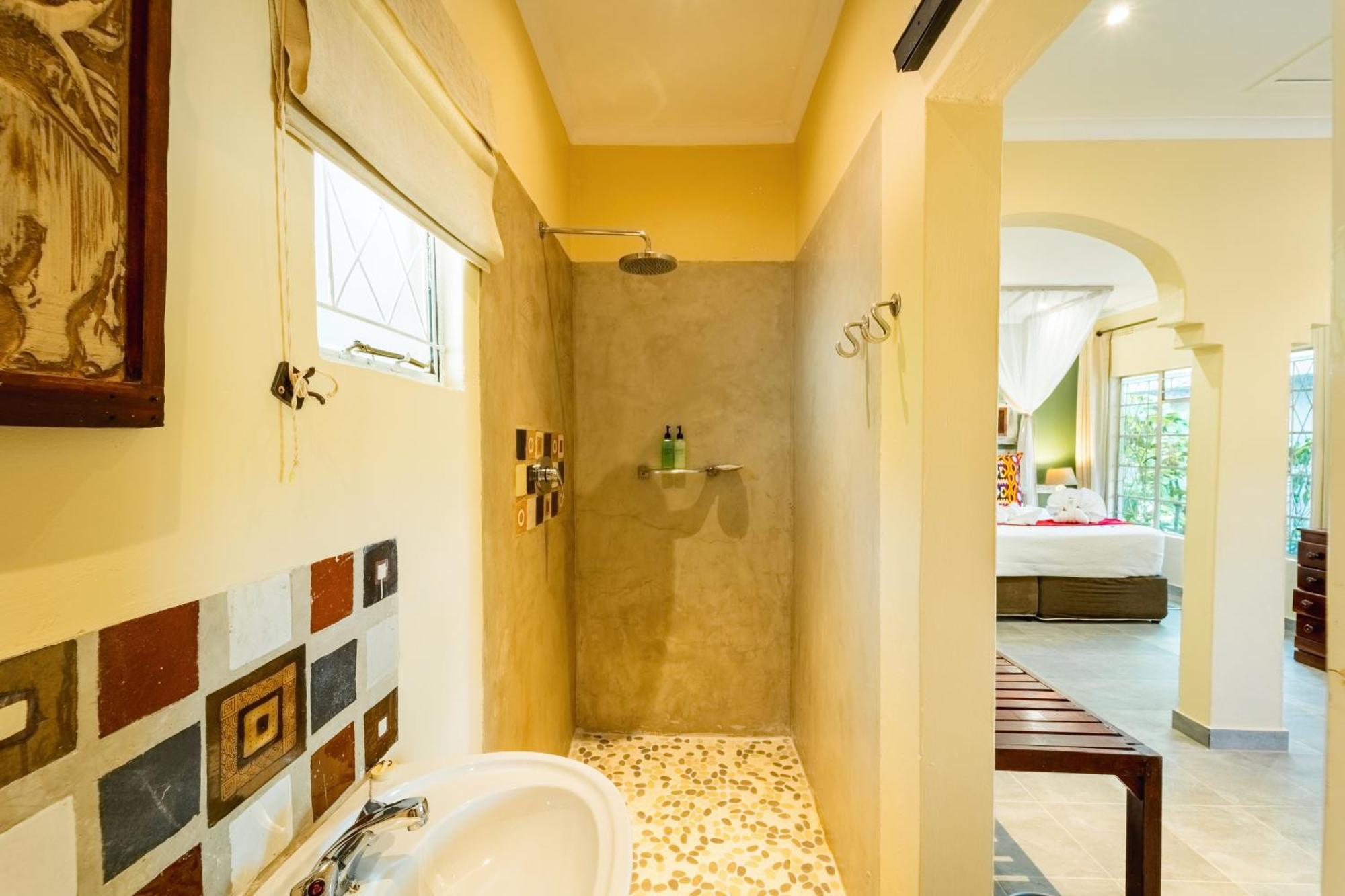 Bayete Guest Lodge Виктория Фолс Екстериор снимка