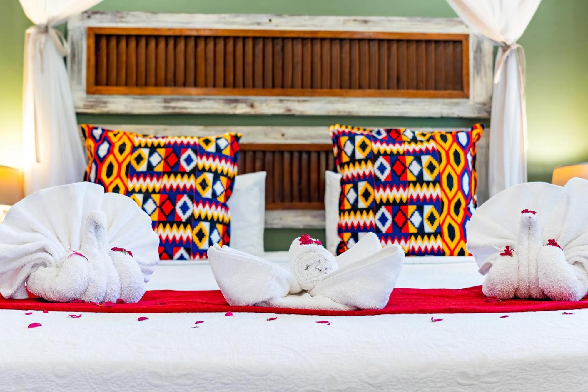 Bayete Guest Lodge Виктория Фолс Екстериор снимка